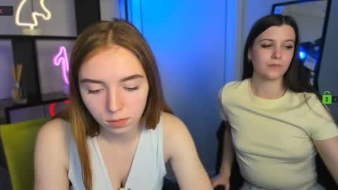 Snapshot of stella_flower chatting on 03.17.26 stella_flower online show from 03.17.26