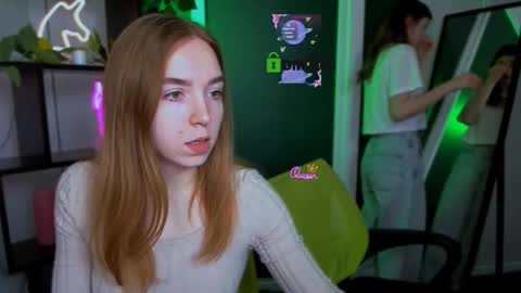 Snapshot of stella_flower chatting on 03.24.26 stella_flower online show from 03.24.26