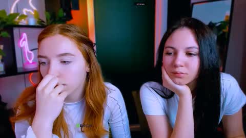 Snapshot of stella_flower chatting on 03.28.26 stella_flower online show from 03.28.26