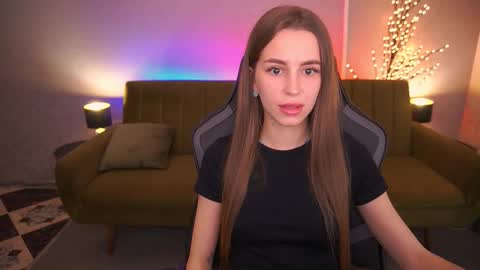 Snapshot of stellahoneywell chatting on 10.13.25 stellahoneywell online show from 10.13.25
