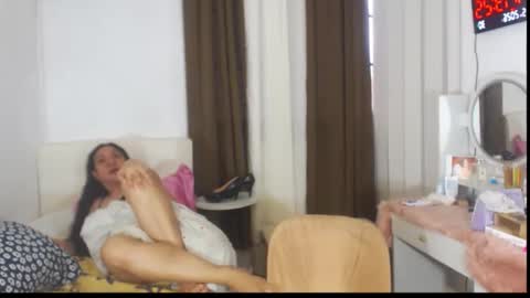 Snapshot of stellahugets chatting on 05.19.26 Stella online show from 05.19.26