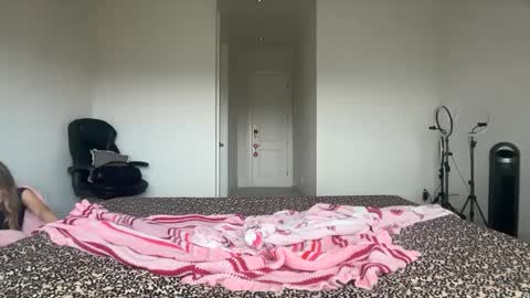 Snapshot of stellapearl chatting on 09.09.25 stellapearl online show from 09.09.25