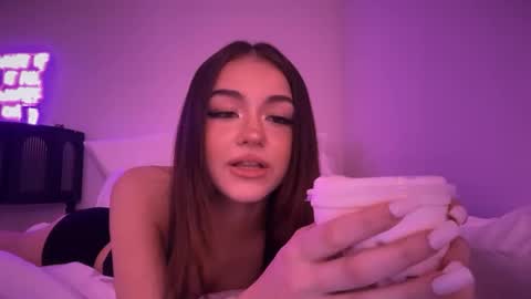 Snapshot of stellapearl chatting on 09.27.25 stellapearl online show from 09.27.25