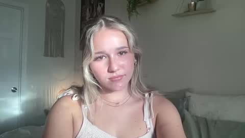 Snapshot of stellaraexox chatting on 01.10.25 stellaraexox online show from 01.10.25