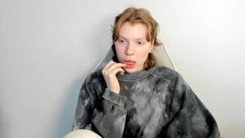 S T E L L A online show from 03.10.26