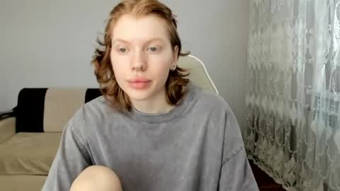 Snapshot of stellaswen chatting on 05.08.26 S T E L L A online show from 05.08.26