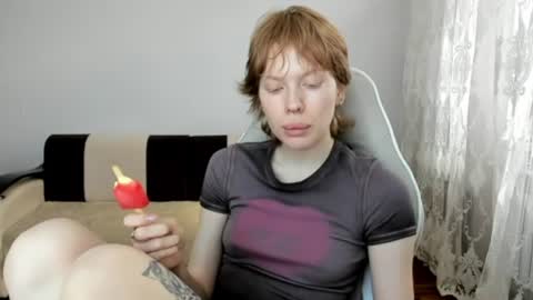 Snapshot of stellaswen chatting on 06.18.26 S T E L L A online show from 06.18.26