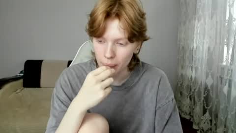 Snapshot of stellaswen chatting on 07.10.26 S T E L L A online show from 07.10.26
