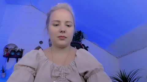 Snapshot of stellawatts chatting on 07.21.26 Stella online show from 07.21.26