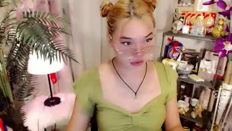 Snapshot of stellaxtemptationx chatting on 04.13.26 Stella sweet online show from 04.13.26