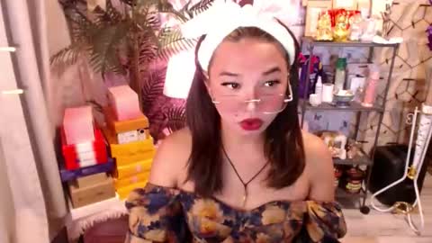 Snapshot of stellaxtemptationx chatting on 04.23.26 Stella sweet online show from 04.23.26