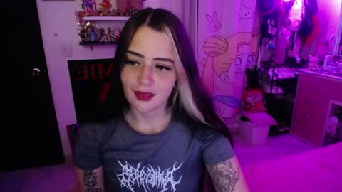 Snapshot of stephani_rousso chatting on 06.11.26 joha cosmo online show from 06.11.26