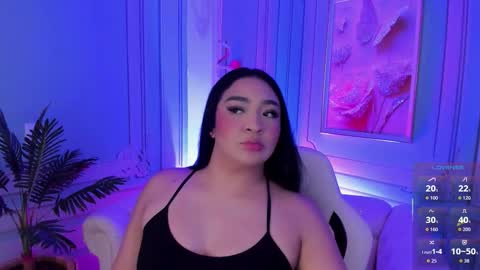 Snapshot of stephania_diamond chatting on 10.16.25         online show from 10.16.25