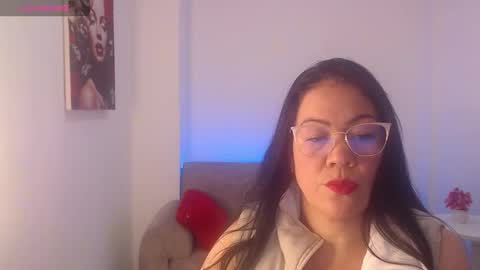 Snapshot of stephania_evanss chatting on 10.10.25 Stefania  online show from 10.10.25
