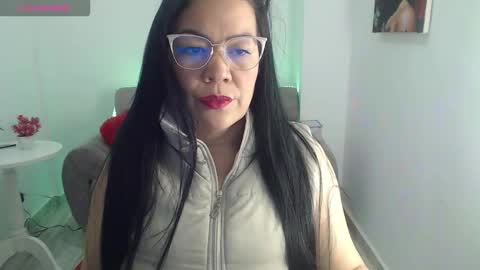Snapshot of stephania_evanss chatting on 10.11.25 Stefania  online show from 10.11.25