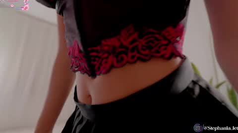 stephania_let online show from 11.22.25