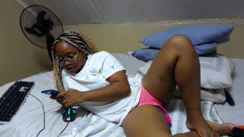 Snapshot of stephaniafa chatting on 03.11.25 perfectly imperfect girl online show from 03.11.25