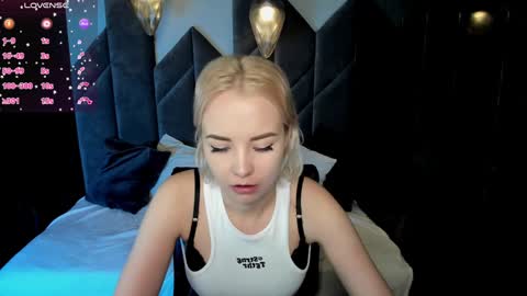 Snapshot of stephanie_sea chatting on 01.27.25 Stephanie Sea online show from 01.27.25