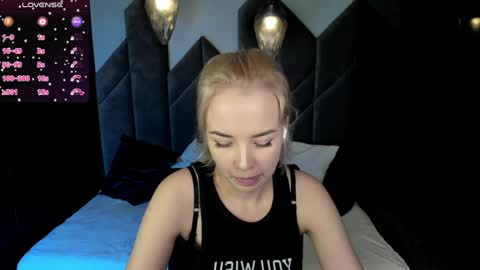 Snapshot of stephanie_sea chatting on 02.05.25 Stephanie Sea online show from 02.05.25