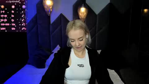 Snapshot of stephanie_sea chatting on 02.10.25 Stephanie Sea online show from 02.10.25