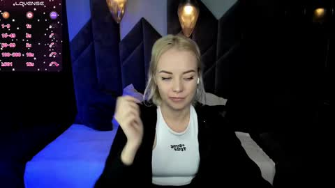 Snapshot of stephanie_sea chatting on 02.10.25 Stephanie Sea online show from 02.10.25