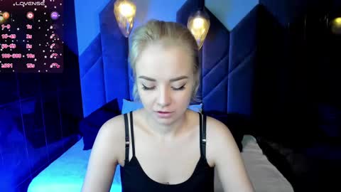 Snapshot of stephanie_sea chatting on 02.25.25 Stephanie Sea online show from 02.25.25