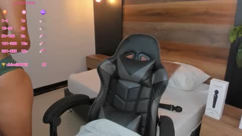 S T E P H A N Y A online show from 11.05.25