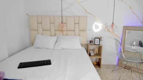 Stefanny online show from 02.19.25