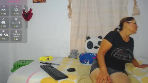 Snapshot of stepmom_slut_50_ chatting on 12.22.24 Angie mature online show from 12.22.24