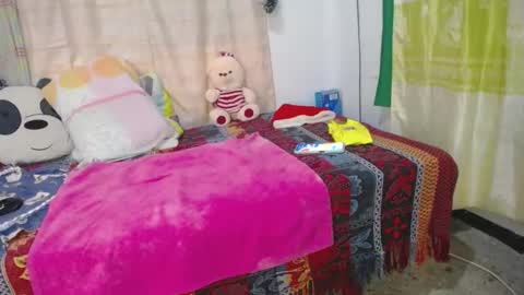 Snapshot of stepmom_slut_50_ chatting on 01.21.25 Angie mature online show from 01.21.25