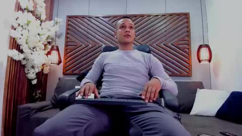 Snapshot of sterling_magnus chatting on 02.04.26 online show from 02.04.26