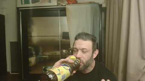 Snapshot of stevebulkzor chatting on 05.20.26 Steve Oakenshield son of John son of Vasyl online show from 05.20.26
