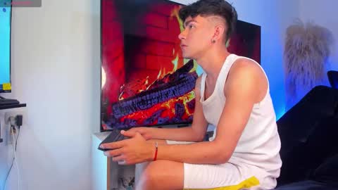 Snapshot of steven_baby69 chatting on 10.28.25 STEVENN online show from 10.28.25