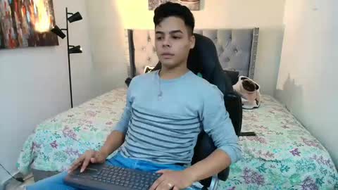 Snapshot of stewart_mateo_ chatting on 10.21.25 stewart online show from 10.21.25