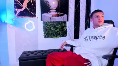 Stiven  brendan online show from 12.04.24