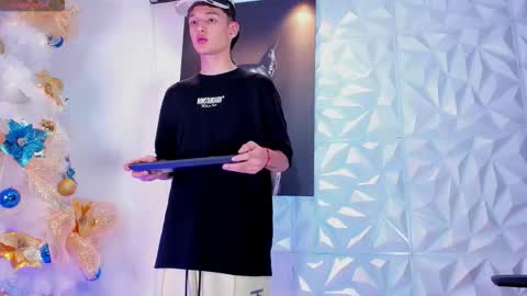 Stiven  brendan online show from 12.23.25