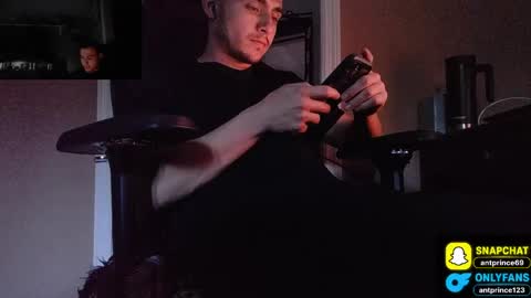 Snapshot of stoner394 chatting on 05.18.26 stoner394 online show from 05.18.26
