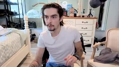 Snapshot of str8whiteboy21 chatting on 04.20.26 str8whiteboy21 online show from 04.20.26