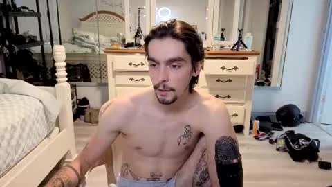 Snapshot of str8whiteboy21 chatting on 04.21.26 str8whiteboy21 online show from 04.21.26