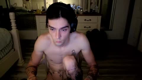 Snapshot of str8whiteboy21 chatting on 05.12.26 str8whiteboy21 online show from 05.12.26