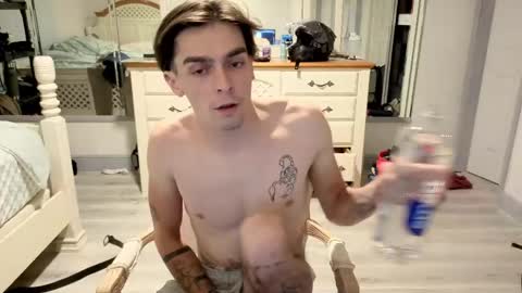 Snapshot of str8whiteboy21 chatting on 05.13.26 str8whiteboy21 online show from 05.13.26