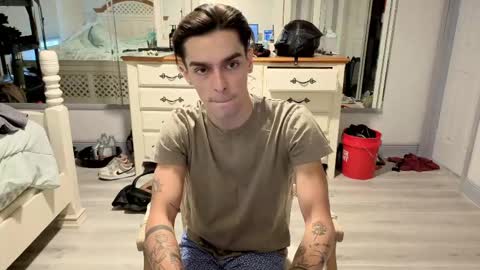Snapshot of str8whiteboy21 chatting on 05.15.26 str8whiteboy21 online show from 05.15.26