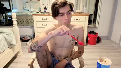 Snapshot of str8whiteboy21 chatting on 05.16.26 str8whiteboy21 online show from 05.16.26