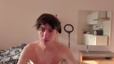 Snapshot of stralght_twinks chatting on 06.06.26 Ray online show from 06.06.26