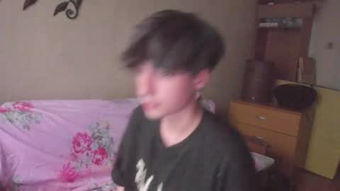 Snapshot of stralght_twinks chatting on 06.14.26 Ray online show from 06.14.26