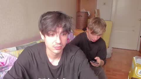 Snapshot of stralght_twinks chatting on 06.27.26 Ray online show from 06.27.26