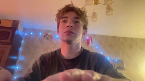 Snapshot of stralght_twinks chatting on 07.14.26 Ray online show from 07.14.26