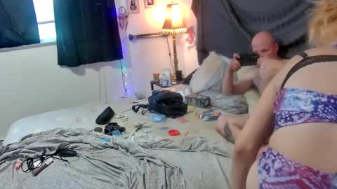 Snapshot of strangestslut chatting on 10.01.25 strangestslut online show from 10.01.25