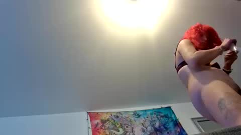 Snapshot of strangestslut chatting on 10.17.25 strangestslut online show from 10.17.25