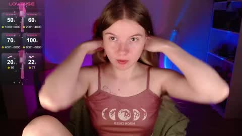 Snapshot of strawberry_juli chatting on 10.05.25 Juli online show from 10.05.25